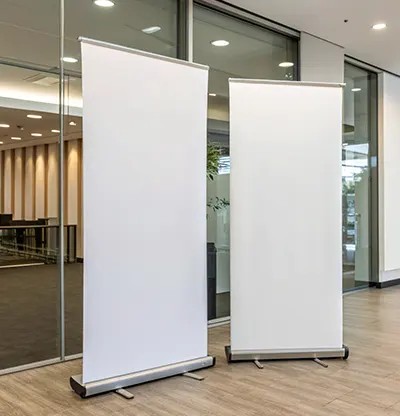 Kakemonos et roll-ups mobiles